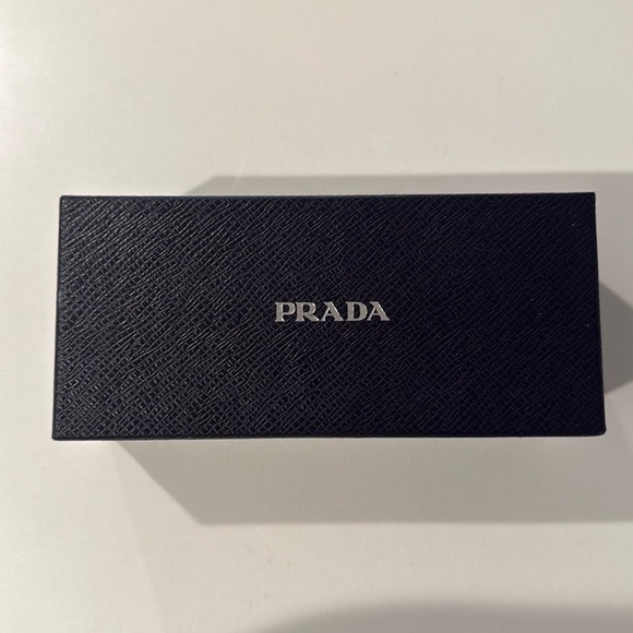 Authentic Prada gift box - Picture 3 of 5